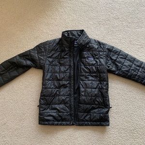 Kid’s Patagonia Nano Puff Jacket.  Black XLarge